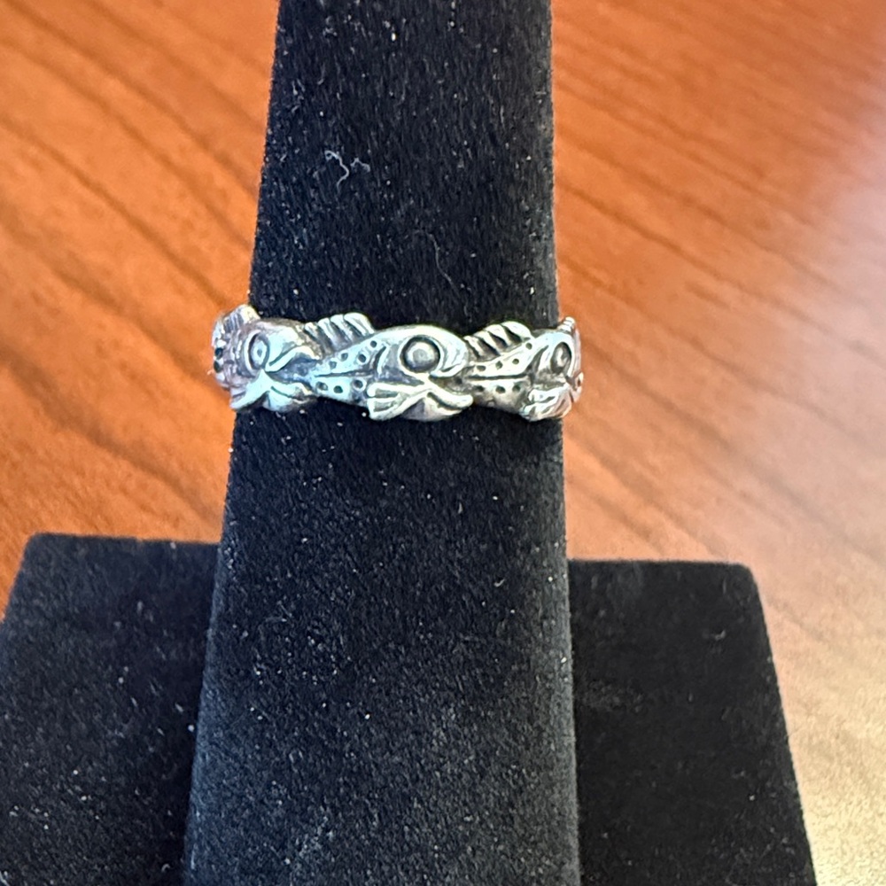 Vintage Sun West 925 Sterling Silver Fish Eating Tails Ring Size 6 Signed